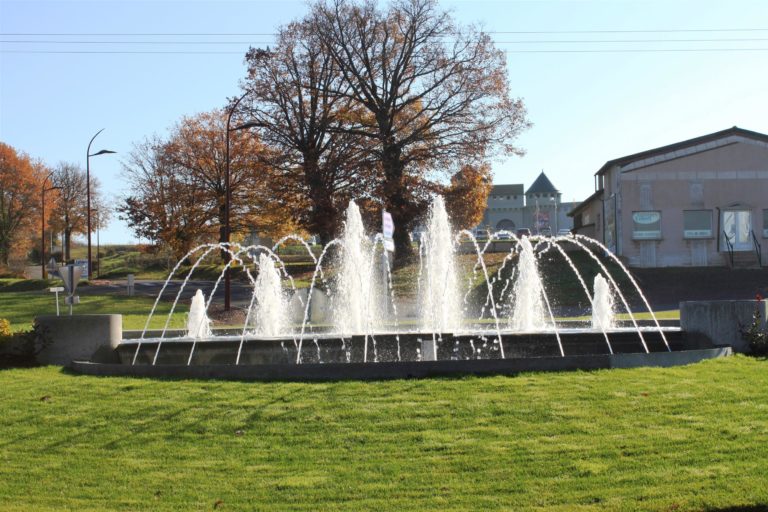 Fontaine agrémentée de jets arches et jets moussants